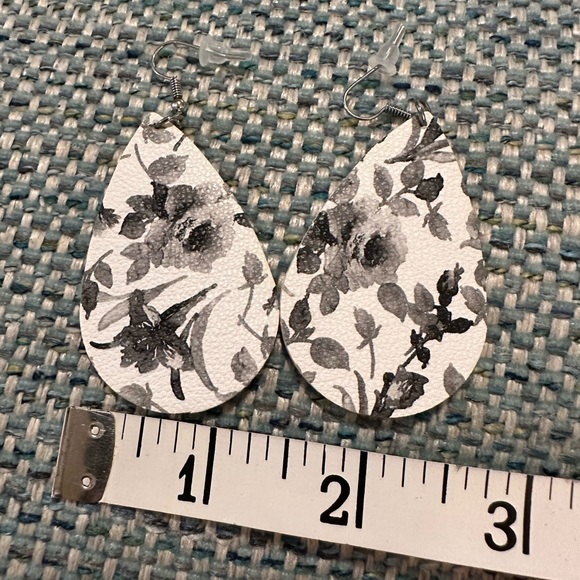 White and Grey Floral Print Teardrop Leather Earrings - Picture 6 of 6